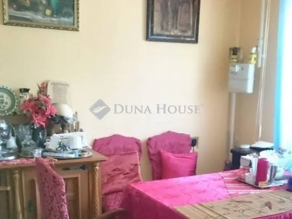 Eladó ház Budapest XV. kerület 237 nm