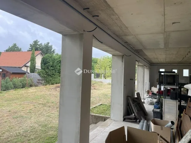 Eladó ház Szada 310 nm