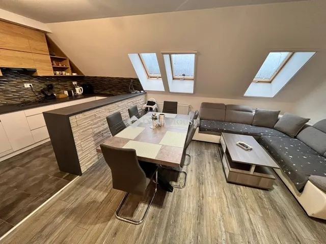 Kiadó lakás Budapest XV. kerület 112 nm