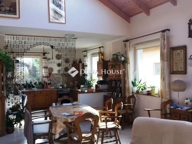 Eladó ház Veresegyház 300 nm