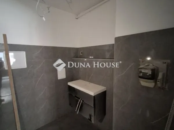 Eladó kereskedelmi és ipari ingatlan Budapest XIII. kerület 60 nm