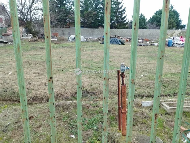 Eladó telek Fót 1713 nm