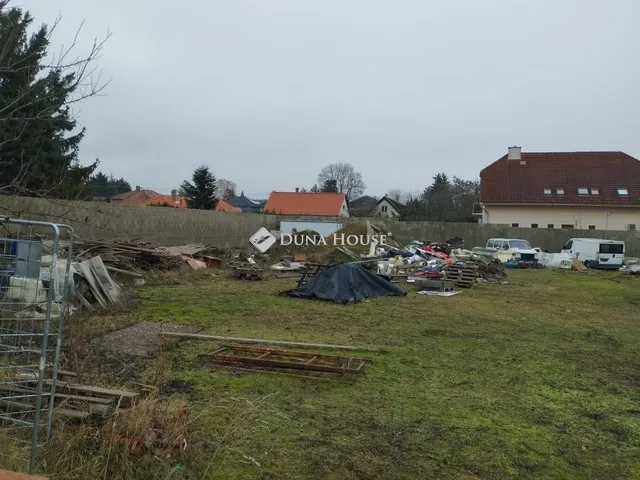 Eladó telek Fót 1713 nm