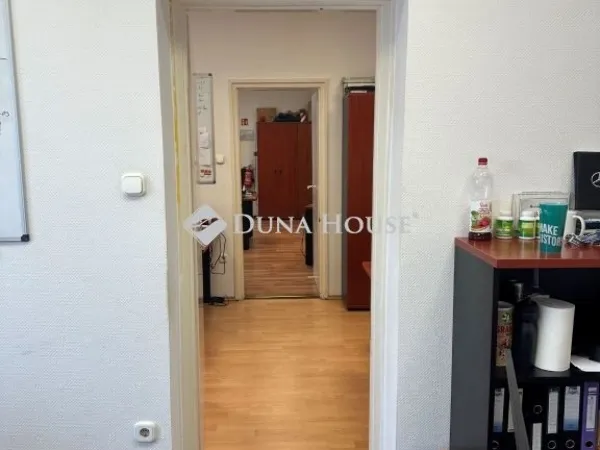 Kiadó kereskedelmi és ipari ingatlan Budapest IV. kerület 233 nm