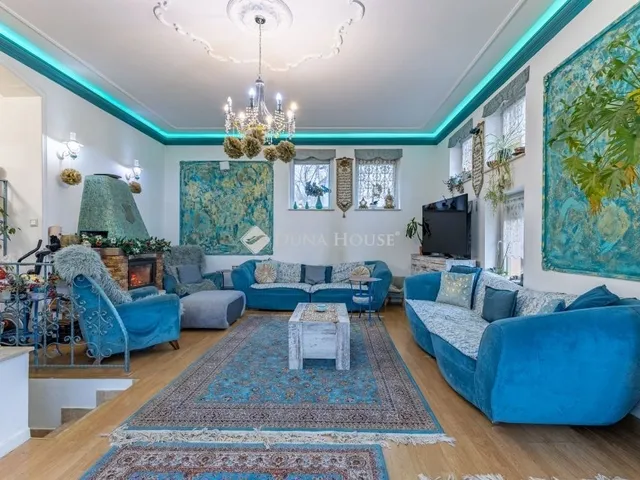 Eladó ház Fót 330 nm