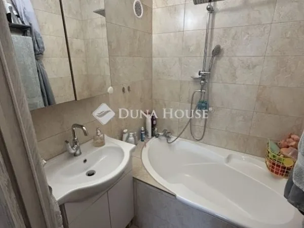 Eladó lakás Budapest III. kerület 52 nm
