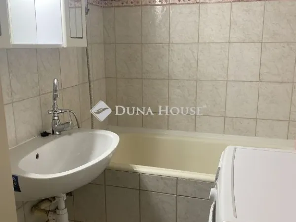 Eladó lakás Budapest III. kerület 48 nm