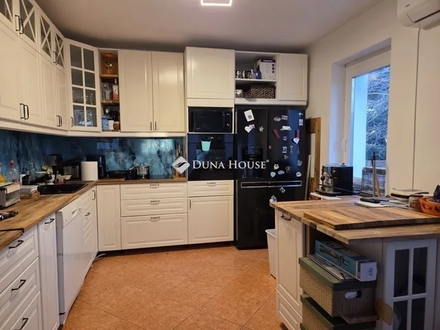 Eladó ház Fót 260 nm