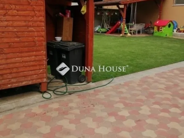 Eladó ház Úri 350 nm