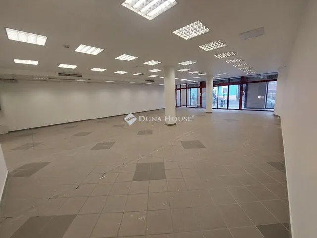 Kiadó kereskedelmi és ipari ingatlan Budapest III. kerület 239 nm