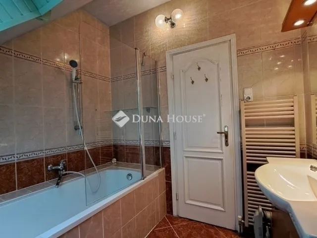 Eladó ház Dunakeszi 255 nm