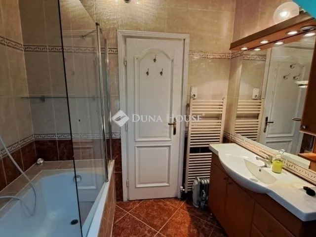 Eladó ház Dunakeszi 255 nm