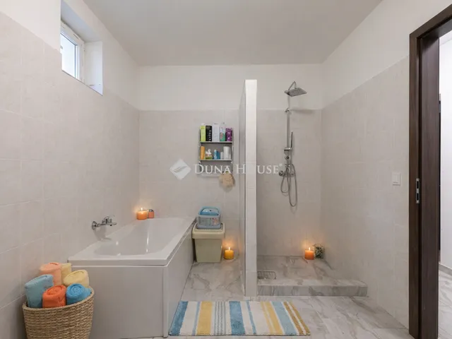 Eladó ház Erdőkertes 127 nm