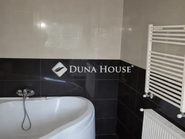 Eladó ház Budapest IV. kerület 204 nm