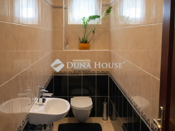 Eladó ház Budapest IV. kerület, Újpest 244 nm