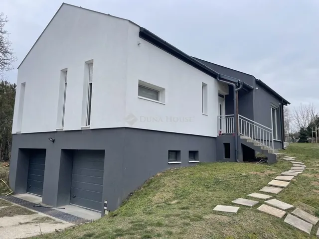 Eladó ház Őrbottyán 205 nm