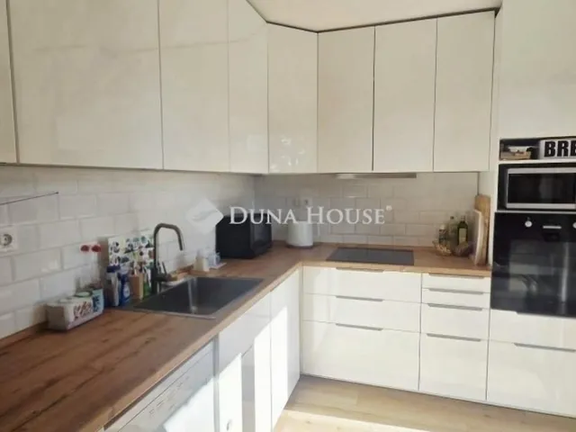 Eladó ház Veresegyház 266 nm