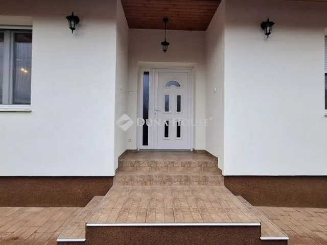 Eladó ház Szada 95 nm