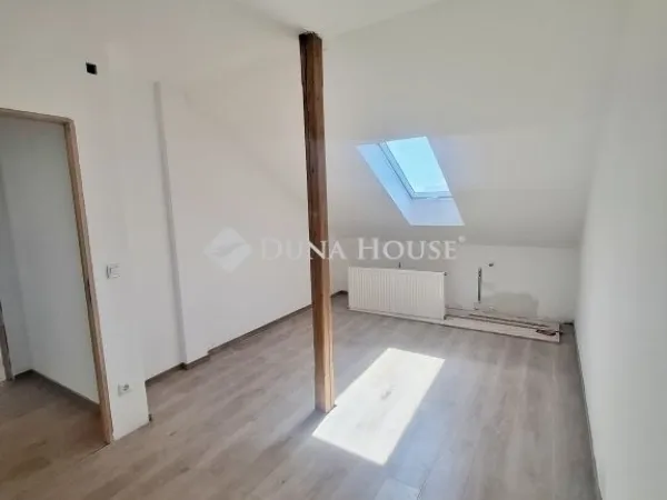 Eladó ház Fót 270 nm