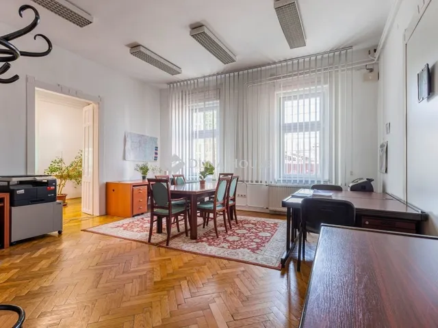 Eladó kereskedelmi és ipari ingatlan Budapest IV. kerület 199 nm