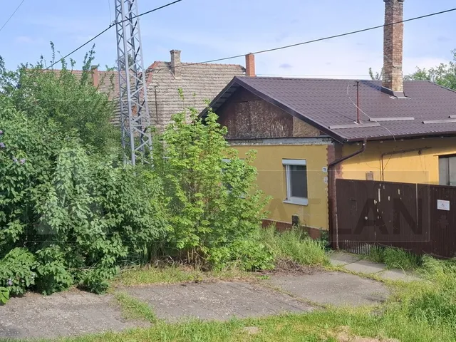 Eladó ház Szeged, Szőreg 75 nm