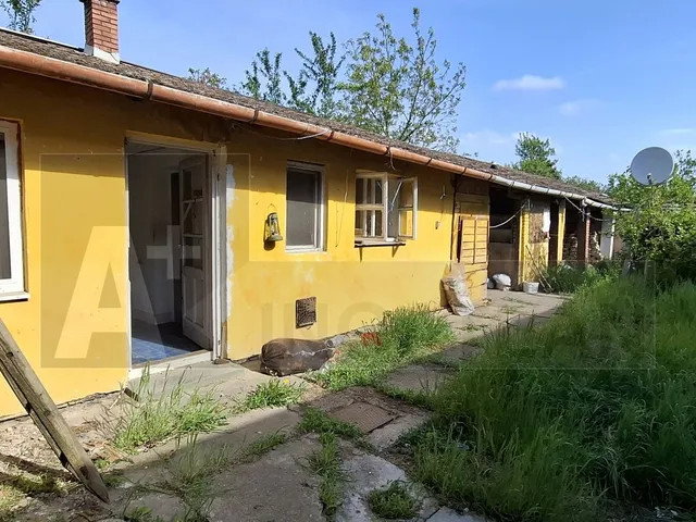 Eladó ház Szeged, Szőreg 75 nm