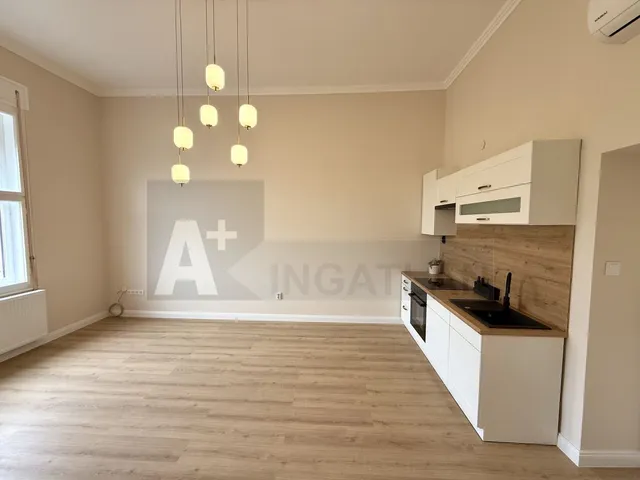 Eladó lakás Szeged, Belváros 79 nm