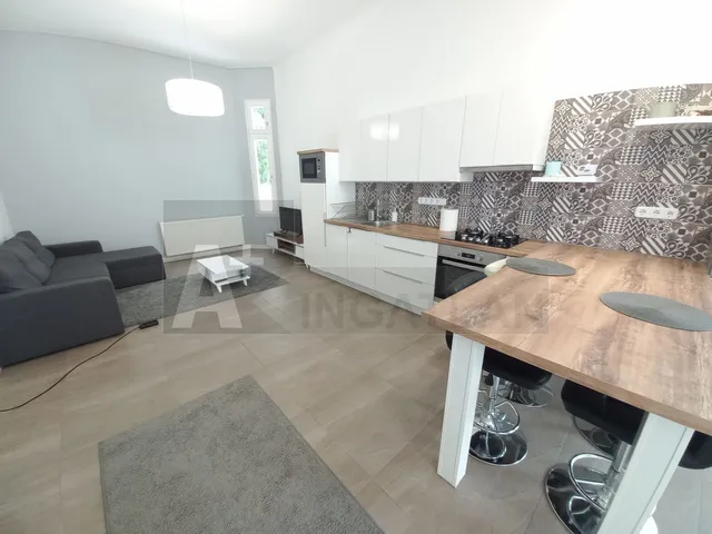 Kiadó lakás Szeged, Belváros 85 nm