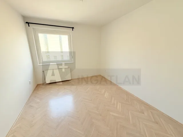 Kiadó kereskedelmi és ipari ingatlan Szeged, Belváros 96 nm