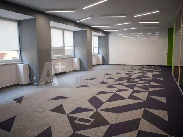 Kiadó kereskedelmi és ipari ingatlan Szeged, Belváros 252 nm