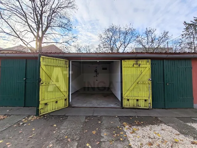 Eladó garázs Szeged, Felsőváros 17 nm