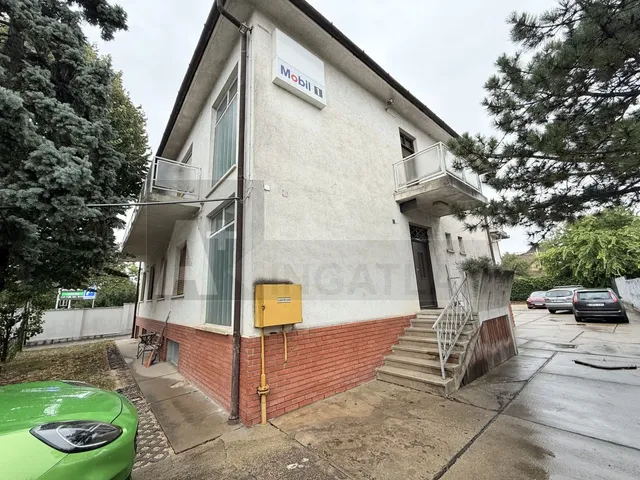 Eladó kereskedelmi és ipari ingatlan Budapest XI. kerület 420 nm