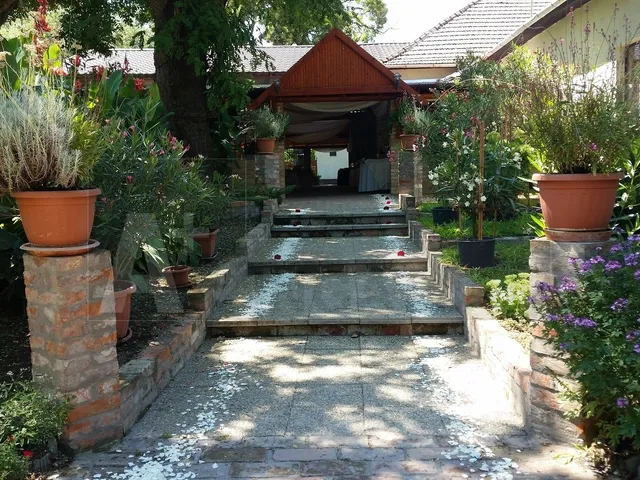 Eladó kereskedelmi és ipari ingatlan Szeged, Sziksós 1113 nm