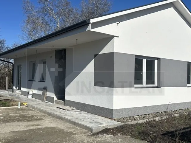 Eladó ház Algyő 86 nm