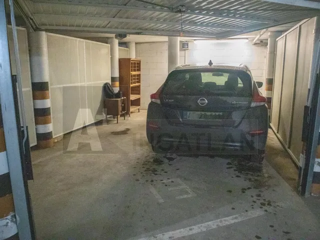 Kiadó garázs Szeged, Felsőváros 27 nm