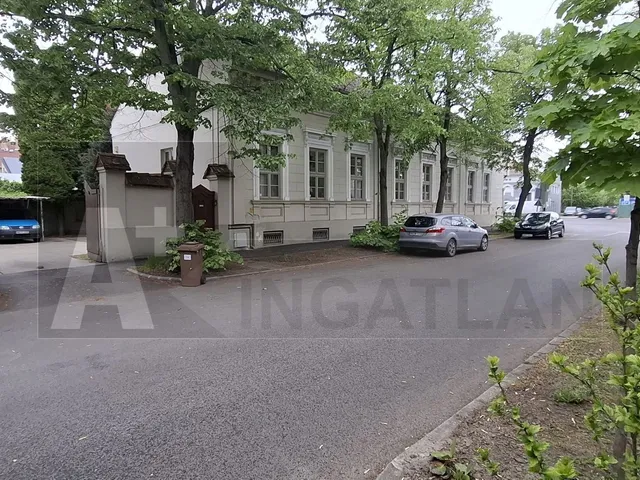 Kiadó ház Szeged 300 nm