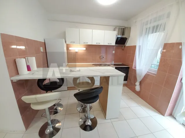 Kiadó lakás Szeged, Móraváros 64 nm