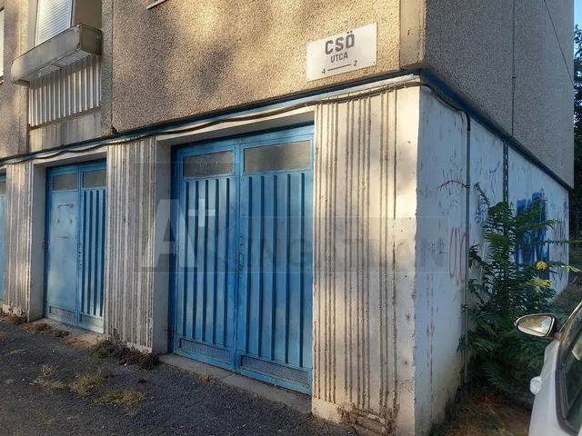 Eladó garázs Szeged, Északi városrész 17 nm