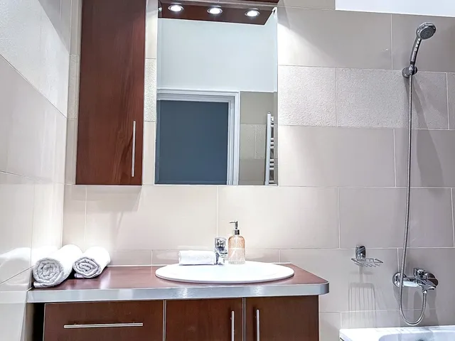 Kiadó lakás Budapest VI. kerület, Nagykörúton belüli terület 98 nm