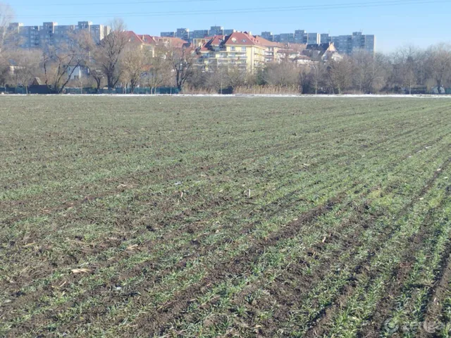 Eladó telek Dunakeszi 6921 nm