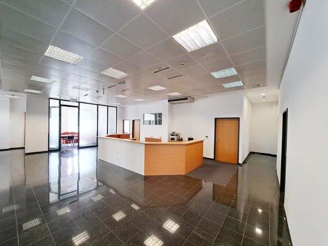Eladó kereskedelmi és ipari ingatlan Zalaegerszeg, Belváros 205 nm
