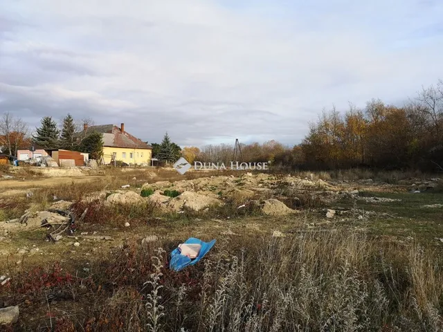 Eladó telek Veszprém 688 nm