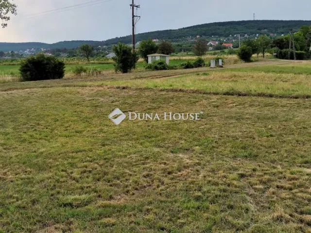 Eladó telek Paloznak 1044 nm