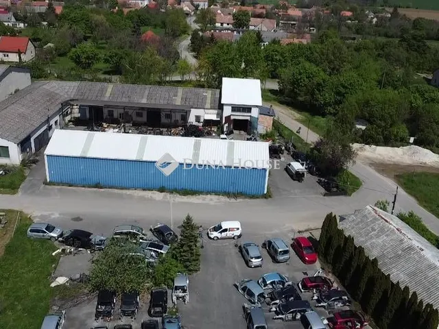 Eladó kereskedelmi és ipari ingatlan Mencshely 7500 nm