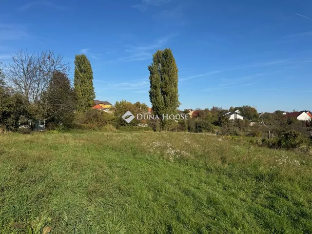 Eladó telek Szentkirályszabadja 1424 nm