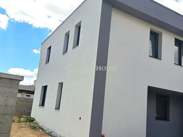 Eladó ház Ajka 104 nm