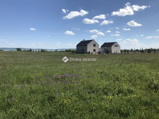 Eladó telek Zánka 20000 nm