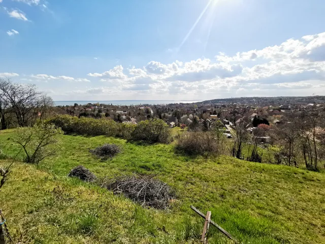Eladó telek Balatonkenese 2464 nm