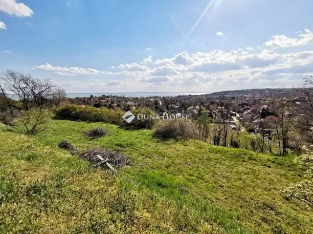 Eladó telek Balatonkenese 2464 nm