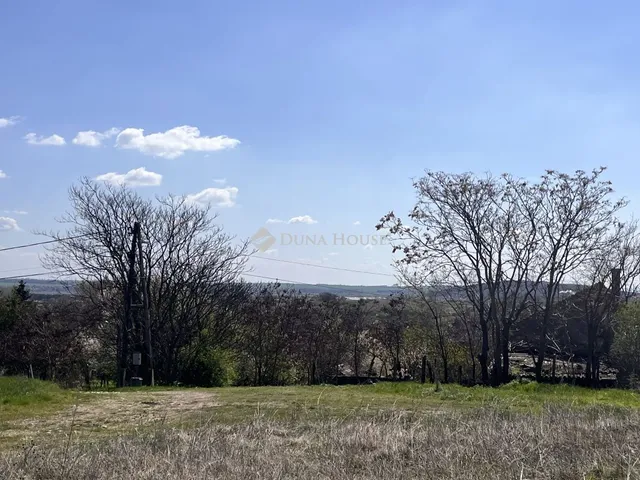 Eladó telek Királyszentistván 1201 nm